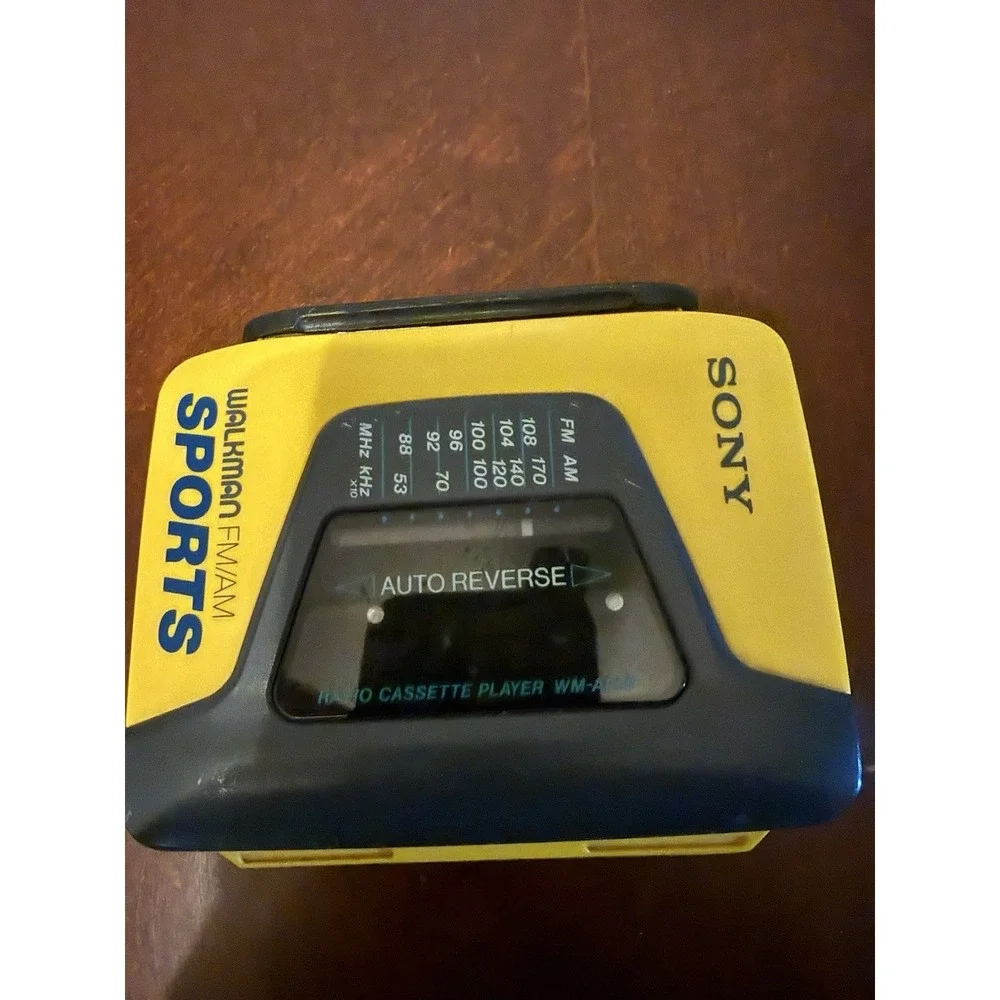 Vtg Sony Walkman Sports WM-AF59 FM/AM Radio Cassette Player Auto Reverse